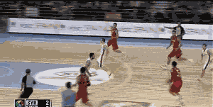 在个人防守上,我们也看到郭艾伦疯狂地对持球人进行施压和干扰,看到