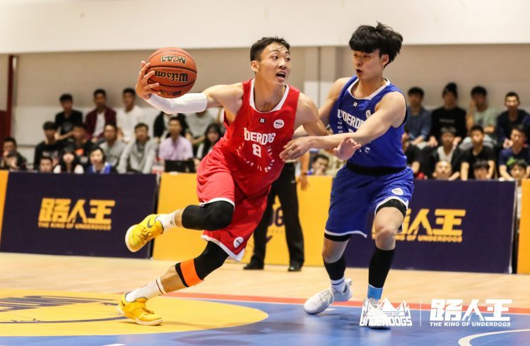 姓名:白晶 身高:194cm 体重:82kg 年龄:20岁 国家一级篮球运动员