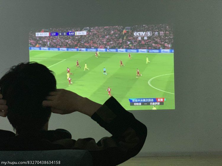 邓肯砸电视_砸电视gif_我砸了电视机