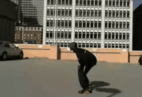 当年意气风发的少年科比迎面飞跃阿斯顿马丁