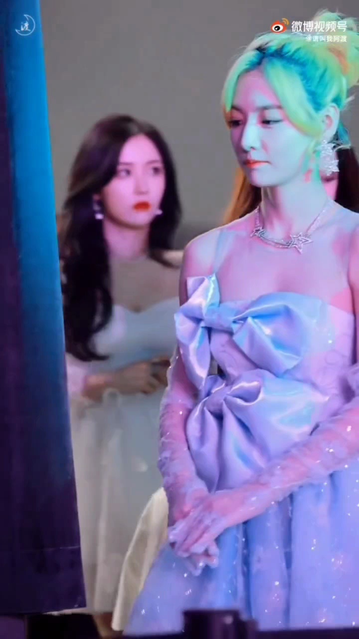 video-poster