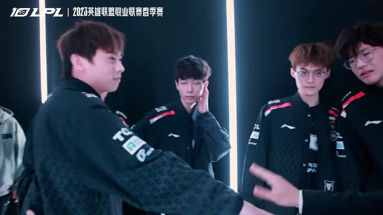 video-poster