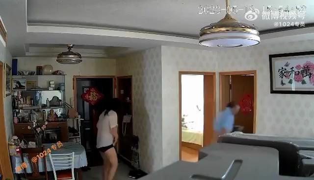 video-poster