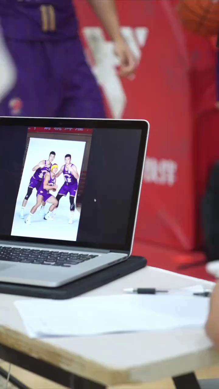 video-poster