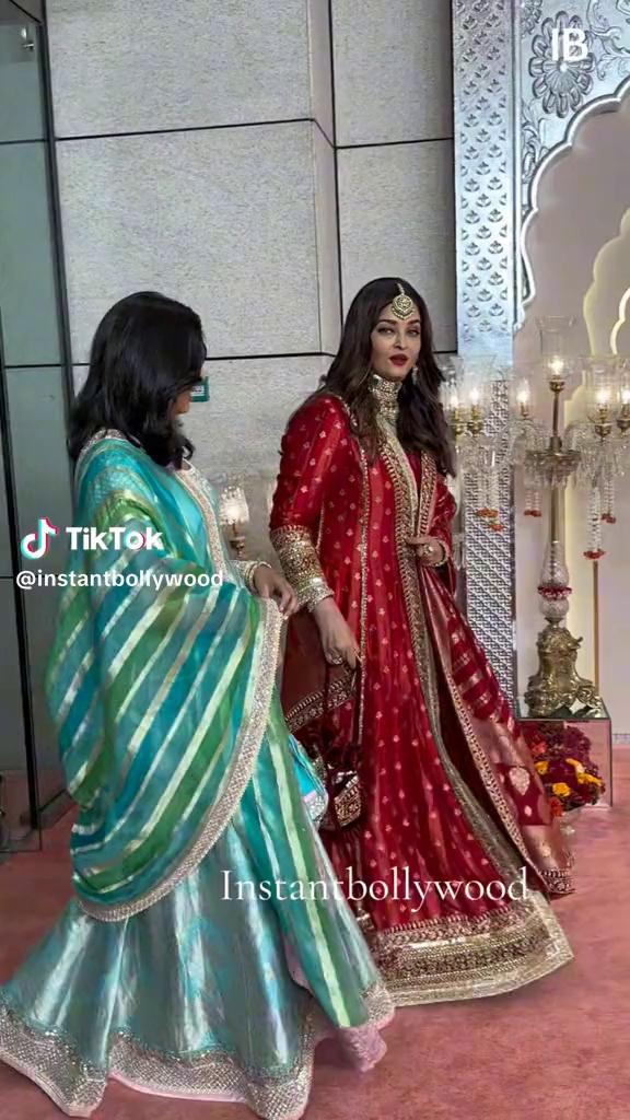 印度第一美女艾西瓦娅雷和女儿现身亚洲首富安巴尼小儿子婚礼