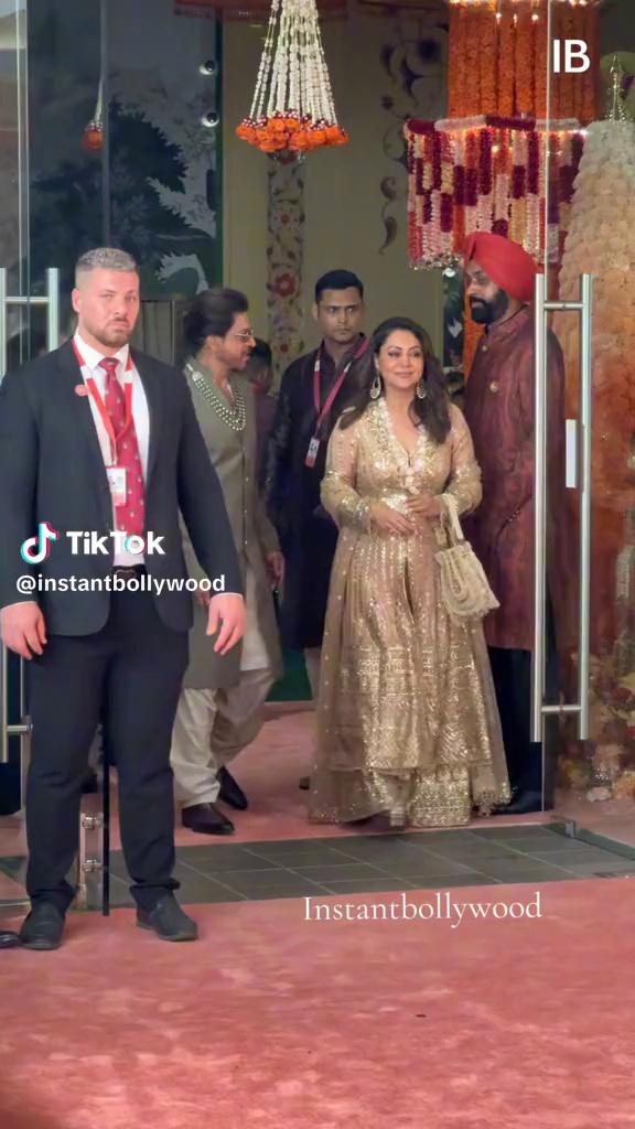 沙鲁克汗和妻子出席阿南特安巴尼婚礼