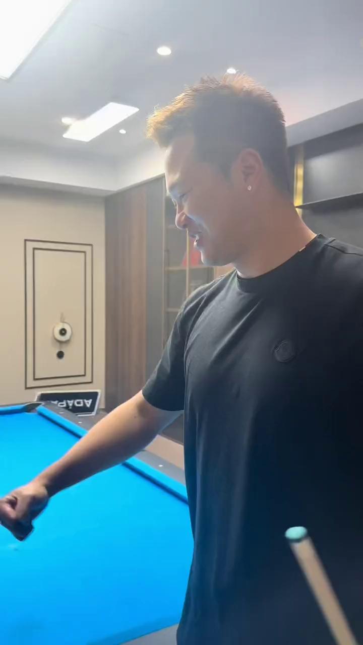video-poster