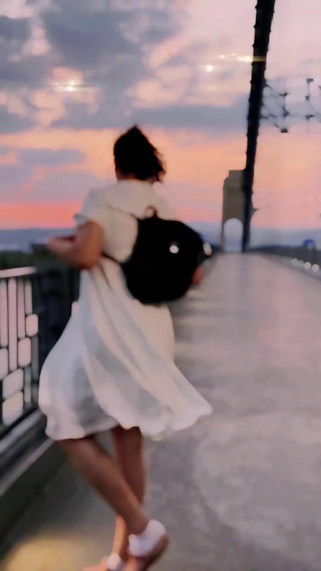 video-poster