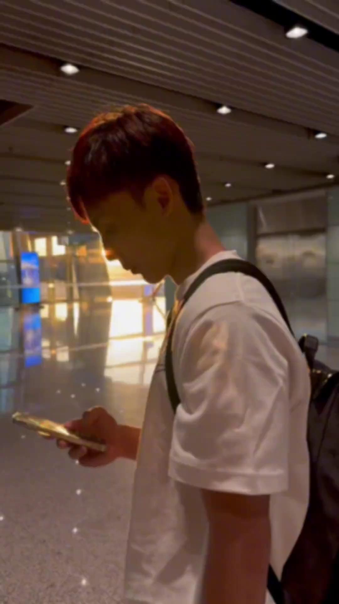 video-poster
