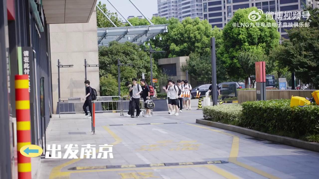 video-poster