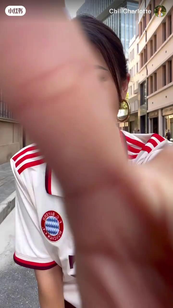 video-poster
