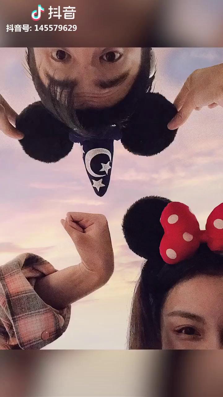video-poster