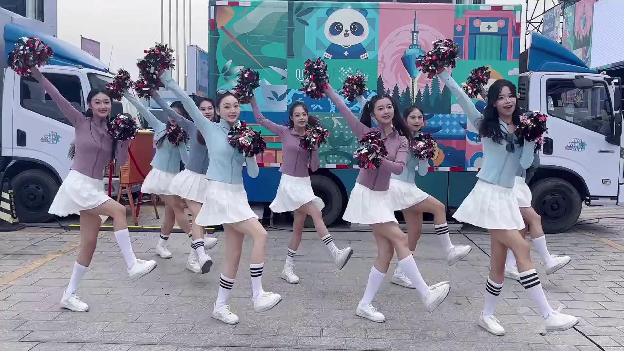 video-poster