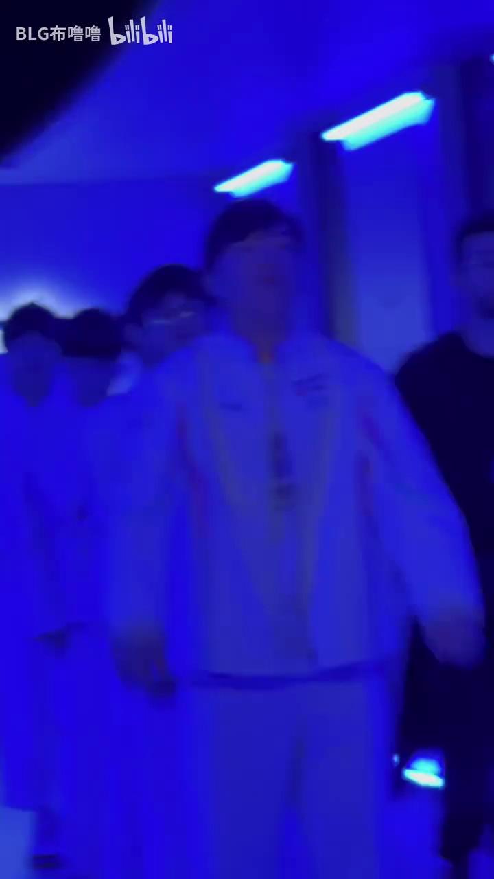 video-poster