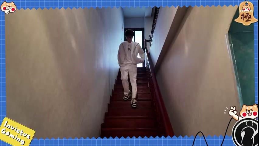 video-poster