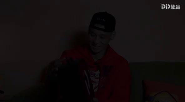 video-poster