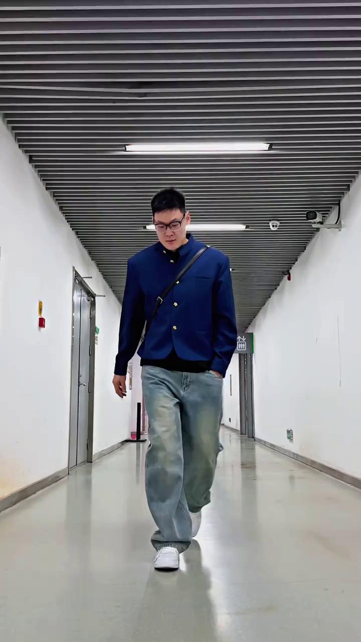 video-poster