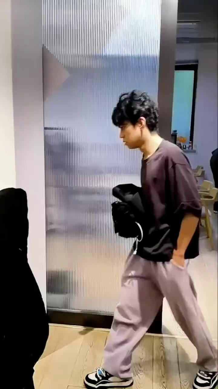 video-poster