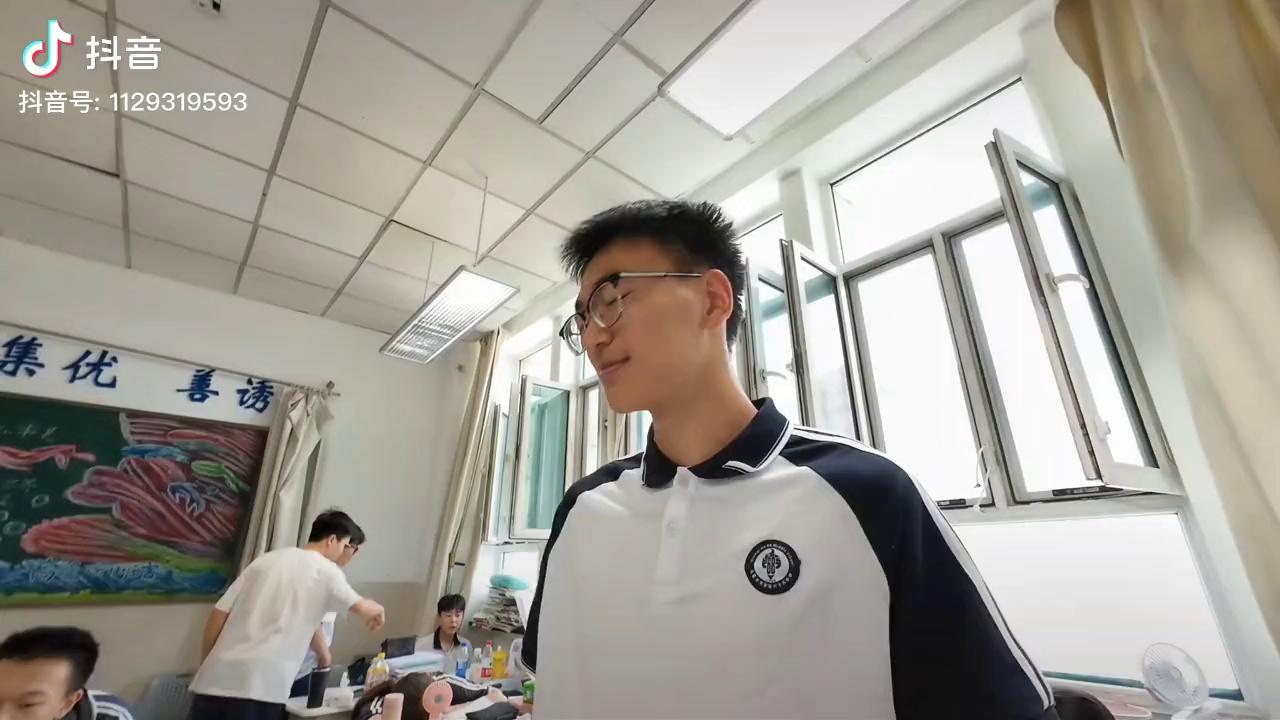 video-poster
