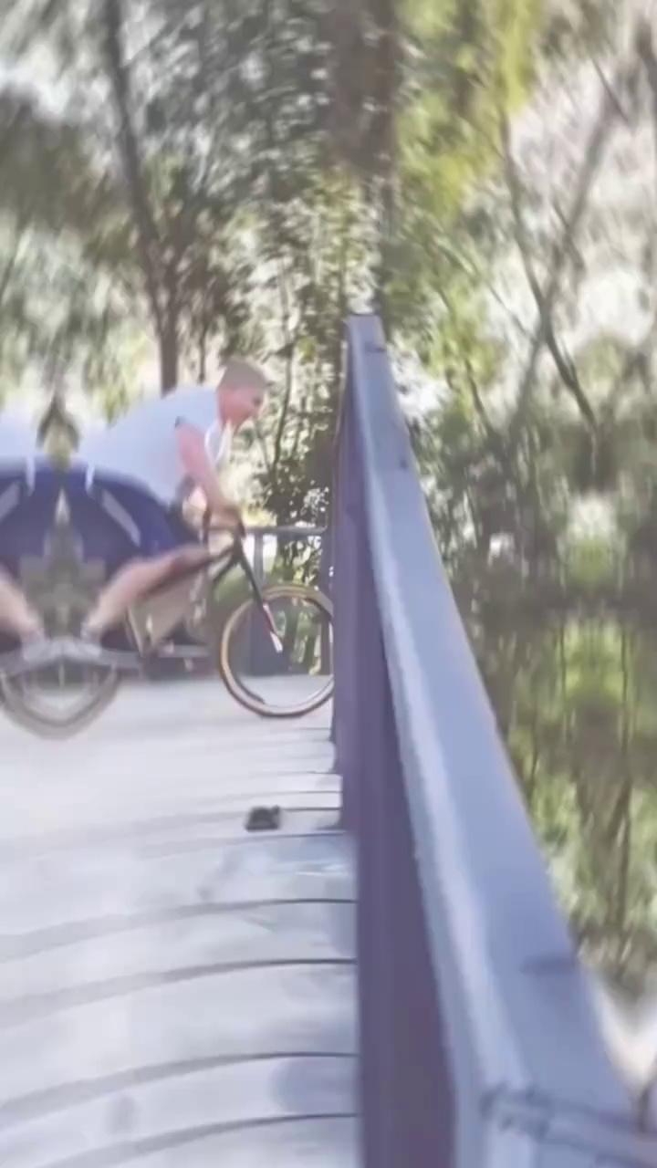 video-poster