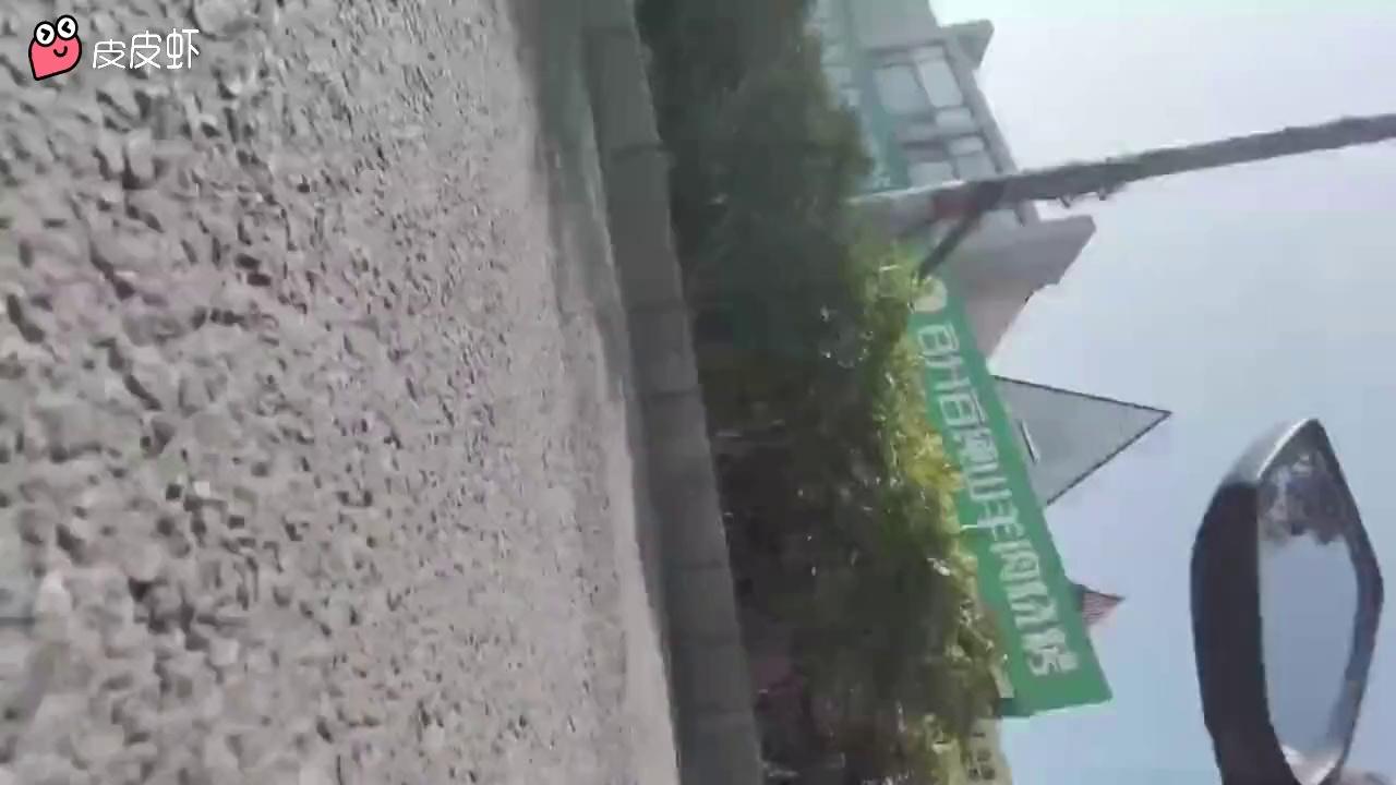 video-poster