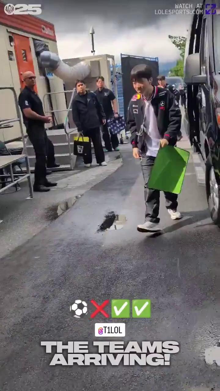 video-poster