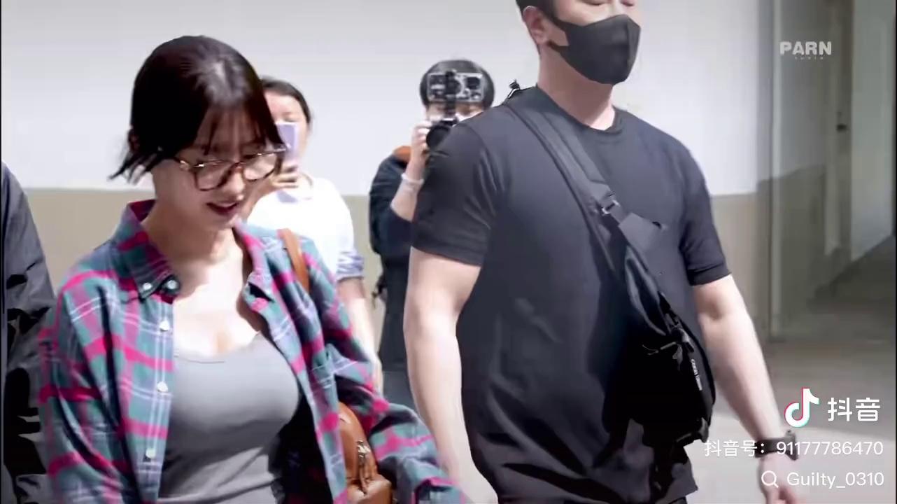 video-poster