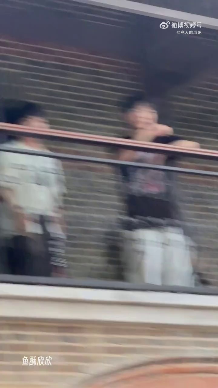 video-poster