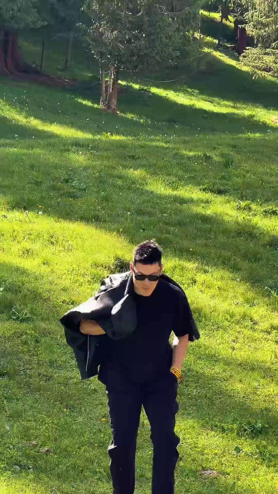 video-poster
