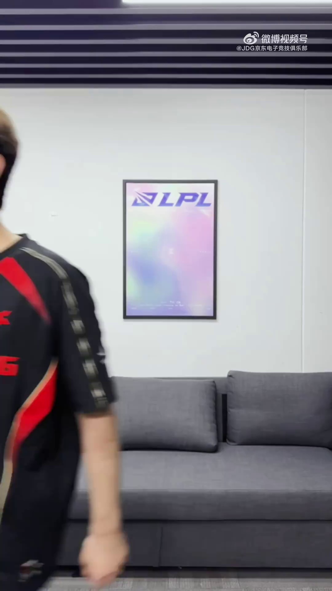 video-poster