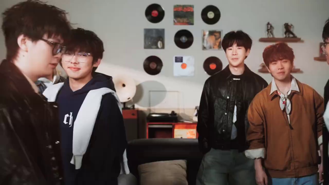 video-poster