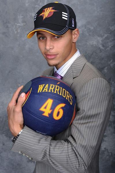 个人认为科比是现役黑人球员中最帅的~~~ 3亮179回复