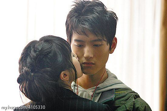 社区 步行街主干道   刚才上街看到有帖子说到张峻宁,就想起来五星大