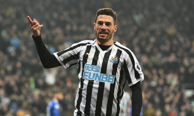 从拉科鲁尼亚加盟纽卡斯尔后,沙尔表现出色.