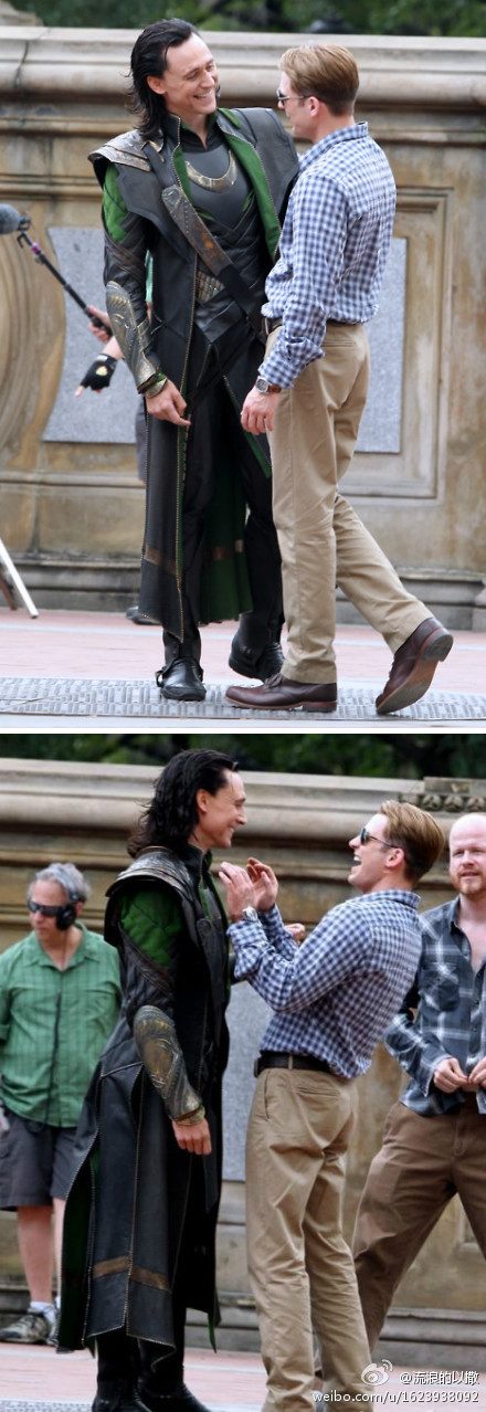 美国队长躲在抖森身后,别人看不到他.