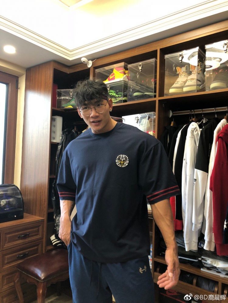 鹿晨辉生活中什么水平