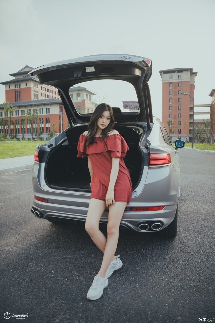 [车家媳妇]长腿女神与爱车吉利星越合拍!这颜值你给几分?