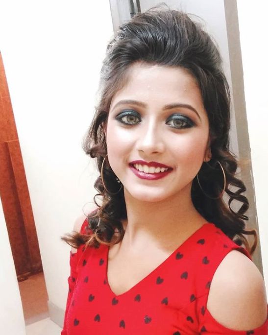 这个惊艳的印度女生,现实与照片差距有多大?