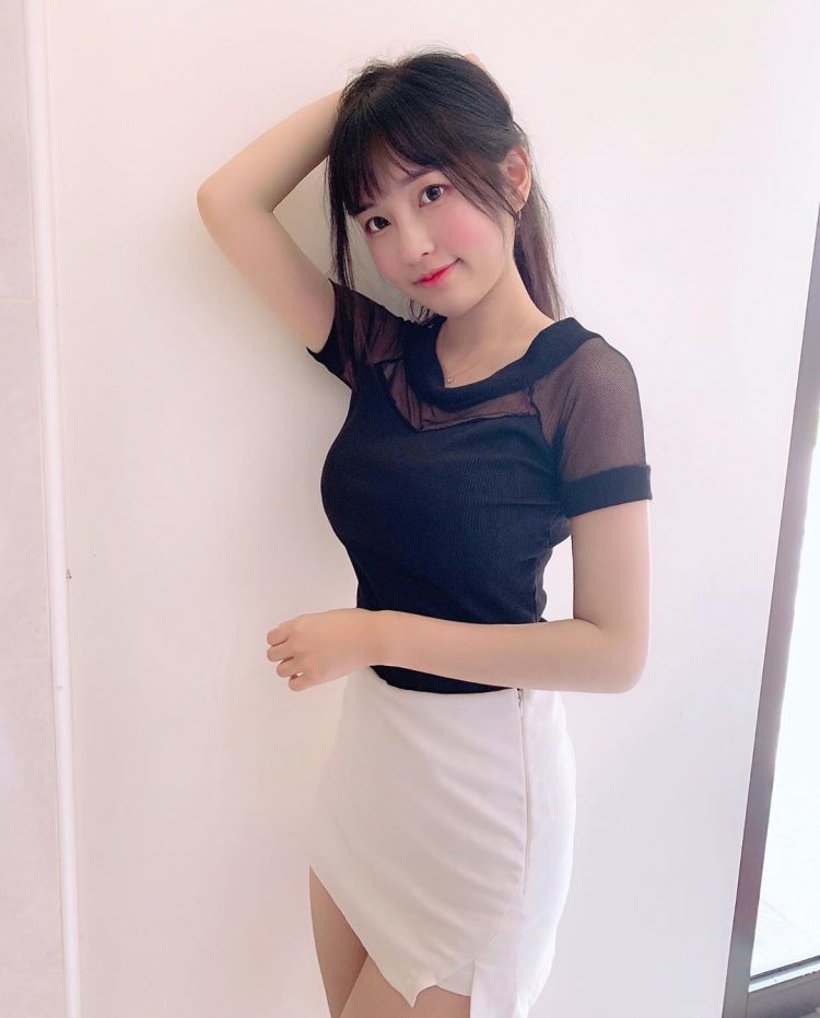 【ig美人】台湾美女依梨貌美肤白,能不能让你要心动的感觉