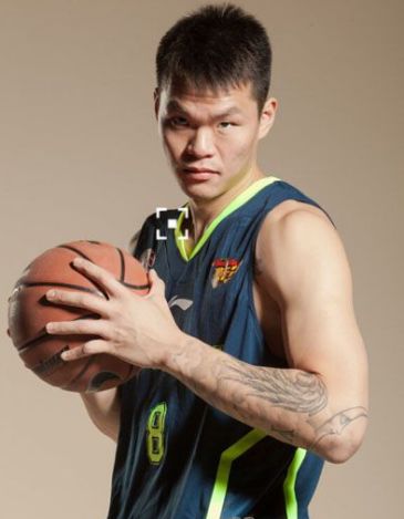 为什么中国男篮没有队员染发,纹身?