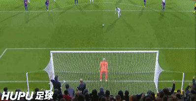 GIF:巴斯克斯造点本泽马命中,皇马三球领先