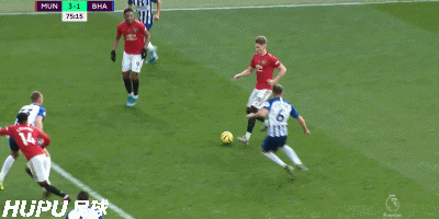 GIF：浑身假动作！拉什福德牛尾巴精彩过人