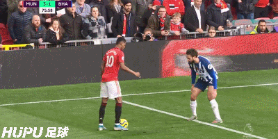 GIF：浑身假动作！拉什福德牛尾巴精彩过人