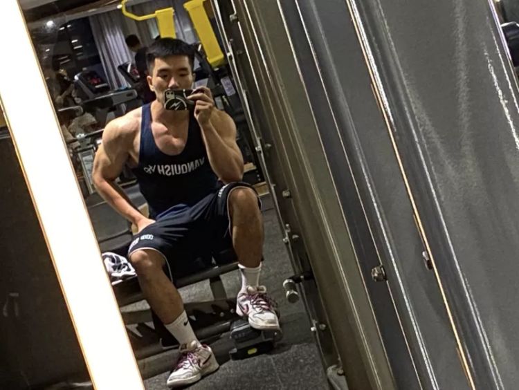 pick好身材mayumi直播给十位男jr身材打分谁是她的理想型男友