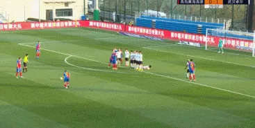 虎扑|青岛黄海总比分8-7逆转武汉卓尔成功保级 朱建荣救主