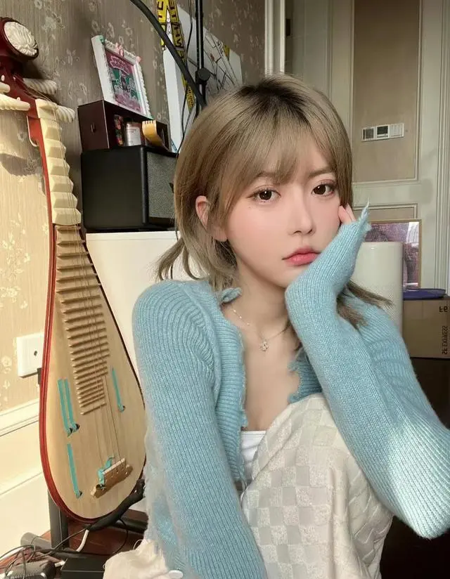 徐新替补出场，达成了个人代表海港队出战各项赛事的百场里程碑