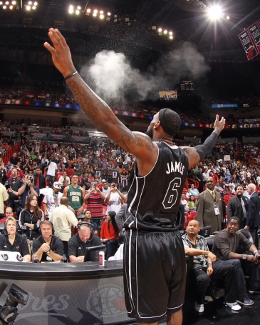 求詹姆斯撒粉壁纸