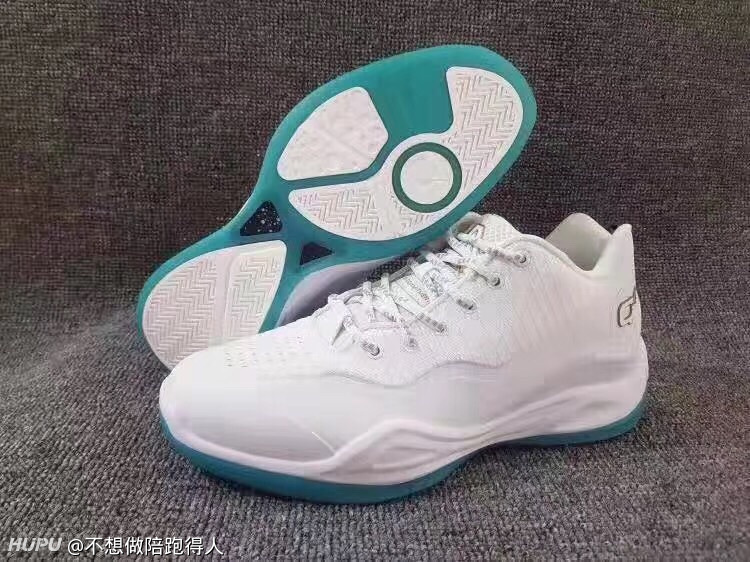 q4篮球鞋怎么样?