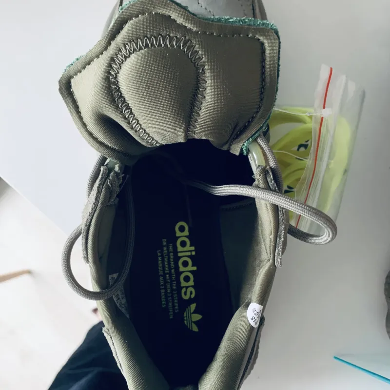 毒入手的ozweego 求大佬们帮看看 运动装备 虎扑社区 毒入手的ozweego 求大佬们帮看看 运动装备 虎扑社区