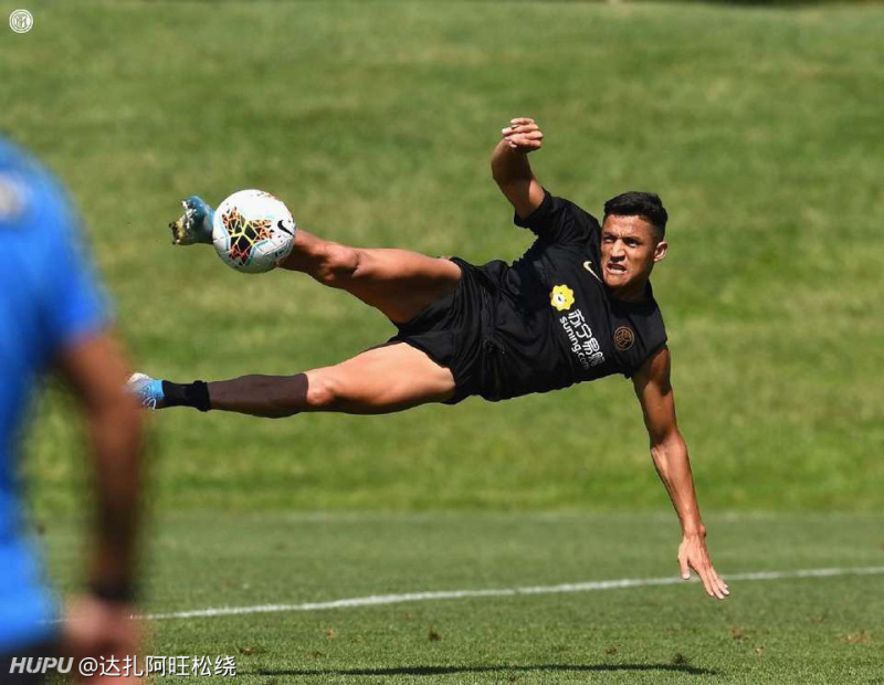 桑切斯这肌肉,身体状态保持的很好啊